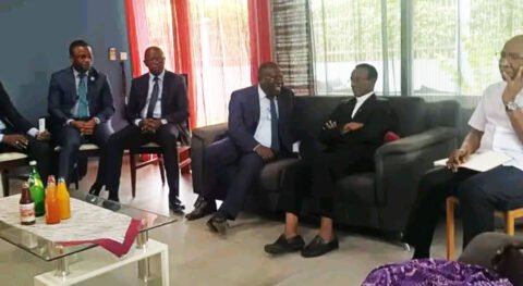 Démolition à Abidjan : La Rencontre entre le Père Norbert Abekan et le Gouverneur après la sortie du Curé