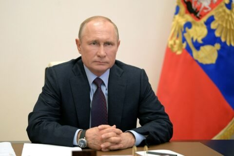 Découvrez comment le président russe Vladimir Poutine a réagi face à cette violence choquante, annonçant des arrestations et des mesures de sécurité renforcées dans tout le pays.