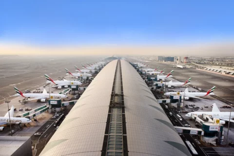 "Ne venez pas à l'aéroport de Dubaï" - L'aéroport de Dubaï plaide auprès des voyageurs suite aux graves inondations aux Émirats arabes unis