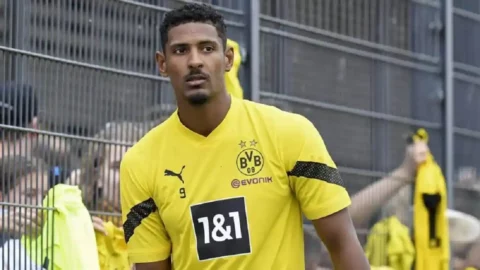 Nouveau coup dur pour Dortmund : Sébastien Haller blessé à la cheville