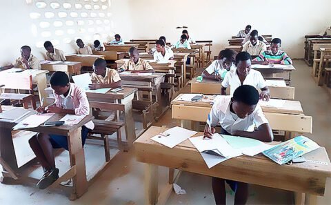 Côte d'Ivoire : Un candidat au BAC 2024perd la vue pendant l'examen et la recouvre chez lui