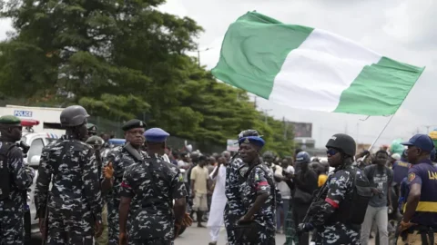 Nigéria : Violents affrontements entre manifestants et forces de sécurité à Lagos