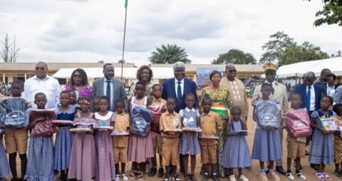 Côte d'Ivoire : L'État distribue plus de 4 millions de kits scolaires