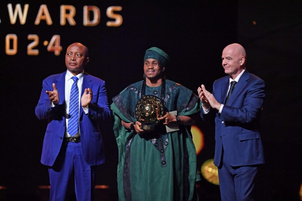 Ademola Lookman devance Simon Adingra au Ballon d’Or africain 2024