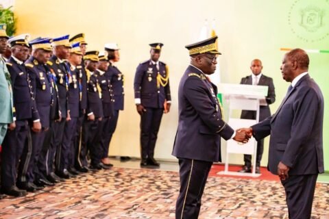 Côte d'Ivoire : Alassane Ouattara rend hommage aux Forces armées et appelle à la vigilance en octobre 2025